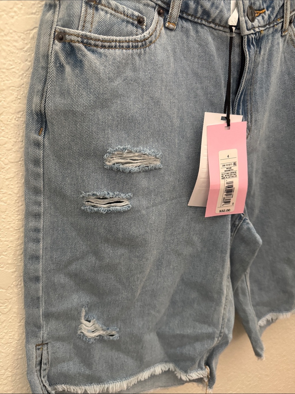 Future Collective Alani Noelle Distressed Denim Bermuda Shorts Size 4 NWT - Picture 3 of 7